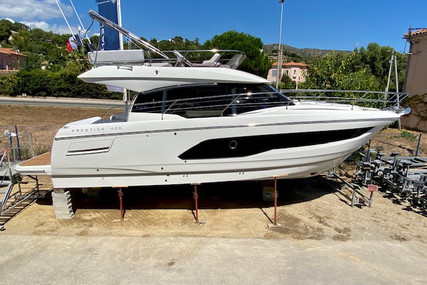 Prestige 420 for sale in France for €749,000 (£639,220)