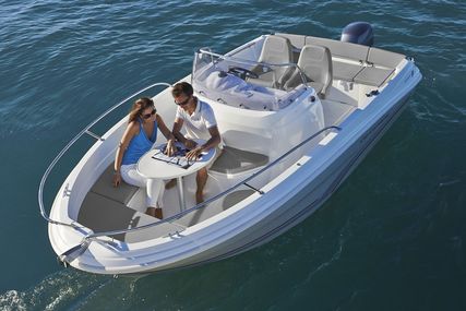 Jeanneau Cap Camarat 5.5 CC - Series 2 for sale in United Kingdom for £36,700