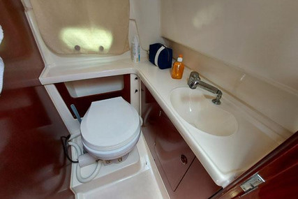 Jeanneau Leader 805 for sale in Portugal for €38,000 (£32,443)
