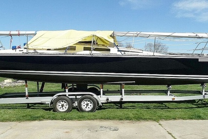 Hobie H33M for sale in United States of America for $24,500 (£17,873)