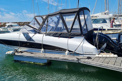 Beneteau Flyer 8.8 Sundeck for sale in France for €83,000 (£70,950)