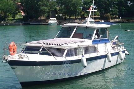 Chris-Craft Commander 31 for sale in Italy for €30,000 (£25,601)