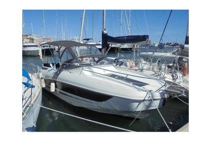 Beneteau Flyer 8.8 Sundeck for sale in Spain for €115,000 (£98,131)