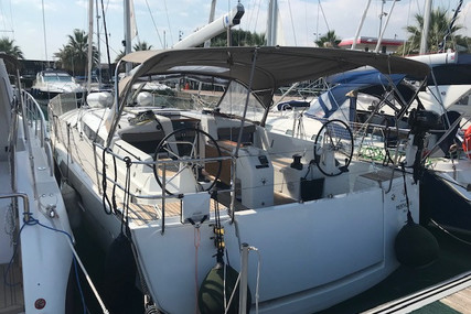 Jeanneau Sun Odyssey 440 for sale in France for €319,000 (£273,198)