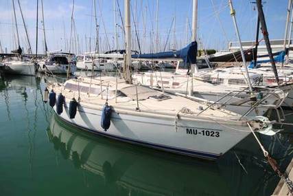 Jeanneau Attalia 32 for sale in Spain for €22,500 (£19,201)