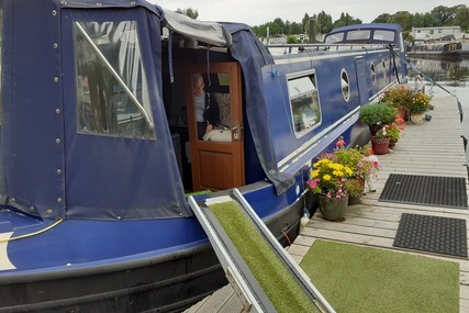 Paul Carter 52ft Wide beam called Chicken Shed for sale in United Kingdom for £71,995