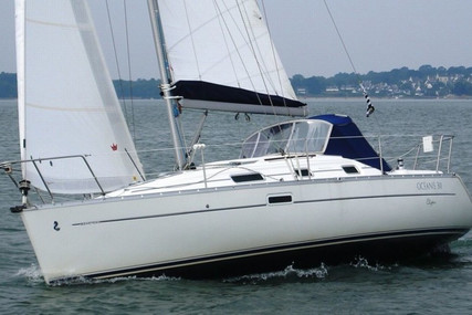 Beneteau Oceanis 311 Clipper for sale in France for €42,000 (£35,870)