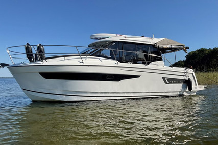 Jeanneau Merry Fisher 895 for sale in France for €106,000 (£90,781)