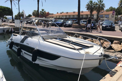 Beneteau Flyer 8.8 Sundeck for sale in France for €89,000 (£75,060)