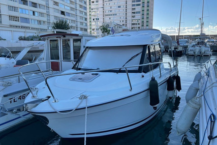 Jeanneau Merry Fisher 605 for sale in France for €35,000 (£29,568)