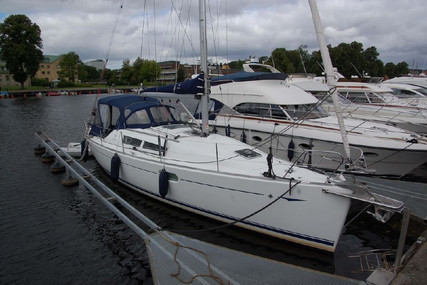 Jeanneau Sun Odyssey 36i for sale in France for €65,000 (£54,911)