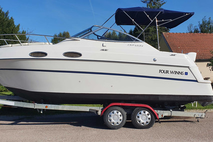 Four Winns Vista 238 for sale in France for €24,500 (£20,697)