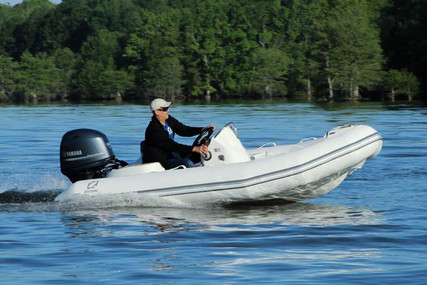 Zodiac YACHTLINE 400 for sale in Germany for €11,455 (£9,639)