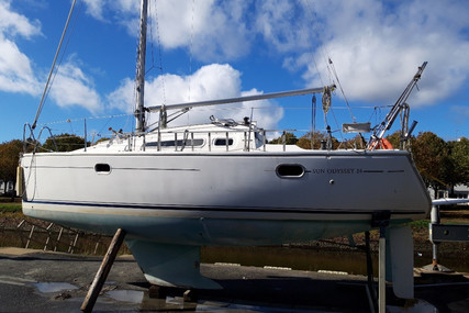 Jeanneau Sun Odyssey 26 for sale in France for €19,800 (£16,715)