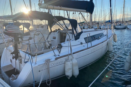 Beneteau Oceanis 31 for sale in France for €60,000 (£51,301)