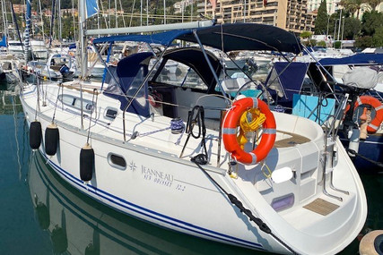 Jeanneau Sun Odyssey 32.2 for sale in France for €41,000 (£35,056)