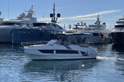 Beneteau Flyer 8.8 Sundeck for sale in France for €121,000 (£102,961)