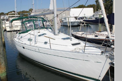 Beneteau Oceanis 381 for sale in United States of America for $72,000 (£57,011) Beneteau Oceanis 381 for sale in United States of America for $72,000 (£57,011)