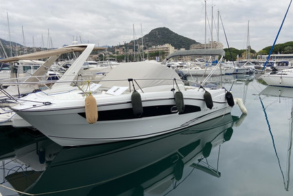 Jeanneau Cap Camarat 9.0 wa for sale in France for €131,000 (£109,772)