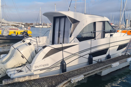 Beneteau Antares 9 for sale in France for €120,000 (£101,305)