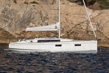 Beneteau Oceanis 38.1 for sale in France for €276,494 (£234,085)