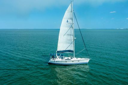 Hunter 430 for sale in United States of America for $109,950 (£88,040)