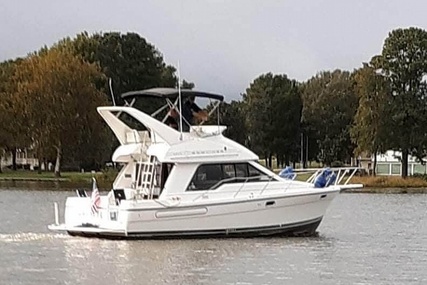 Bayliner 3388 Command Flybridge for sale in United States of America for $45,000 (£35,806)