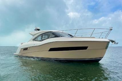Carver Yachts 37 COUPE for sale in United States of America for $495,000 (£396,358) Carver Yachts 37 COUPE for sale in United States of America for $495,000 (£396,358)