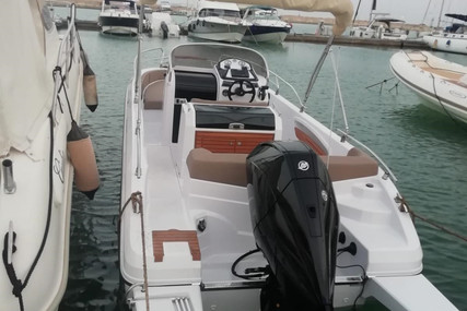 Ranieri 23 for sale in Italy for €57,000 (£48,297)