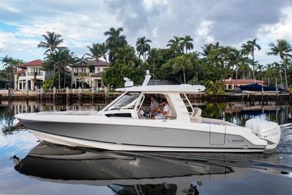 Boston Whaler Realm for sale in United States of America for $559,000 (£447,612) Boston Whaler Realm for sale in United States of America for $559,000 (£447,612)