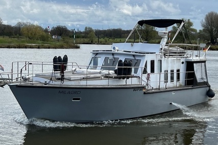 Bruce Roberts Trawler 42 Flybridge for sale in Netherlands for €99,000 (£84,130) Bruce Roberts Trawler 42 Flybridge for sale in Netherlands for €99,000 (£84,130)