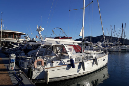 Beneteau Oceanis 38.1 for sale in France for €192,000 (£163,322)