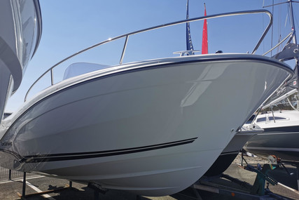 Jeanneau CAP CAMARAT 6.5 CC SERIE 3 for sale in France for €66,000 (£56,087)