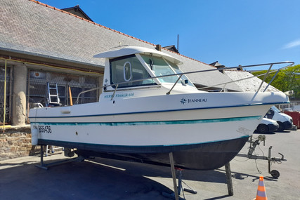Jeanneau Merry Fisher 605 for sale in France for €12,900 (£10,930)
