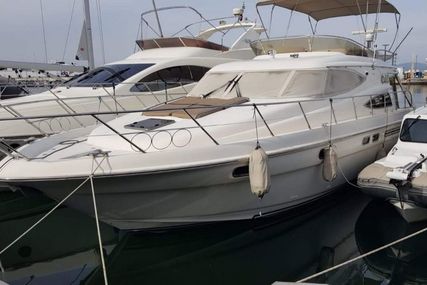 Sealine T52 for sale in Turkey for €280,000 (£236,277)
