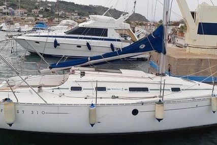 Beneteau First 310 for sale in Italy for €30,000 (£25,821)