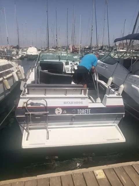 Four Winns 245 Vista for sale in Spain for €23,500 (£19,871)