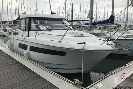 Jeanneau Merry Fisher 855 for sale in France for €79,000 (£67,156)
