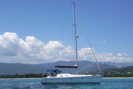 Beneteau Oceanis 393 for sale in France for €79,000 (£66,534)
