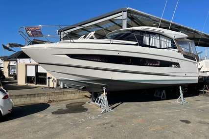 Jeanneau NC 37 for sale in France for €329,000 (£281,712)