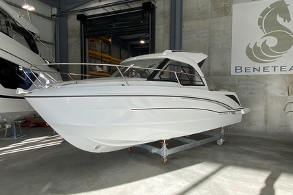 Beneteau Antares 7.80 for sale in France for €75,900 (£64,521)