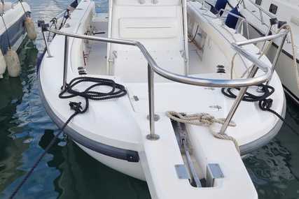 Boston Whaler 26 Outrage for sale in Italy for €43,000 (£36,345)