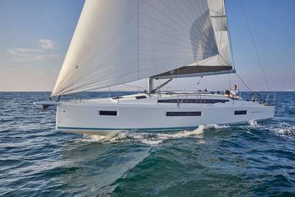 Jeanneau Sun Odyssey 410 for sale in France for €279,000 (£235,493)