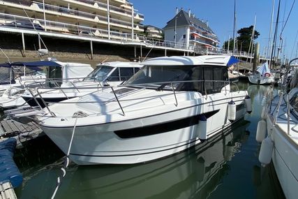 Jeanneau Merry Fisher 895 for sale in France for €132,000 (£111,065)