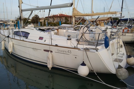 Beneteau Oceanis 43 for sale in Italy for €119,000 (£100,221)