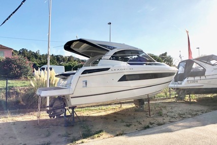 Jeanneau Leader 33 for sale in France for €370,000 (£312,735)