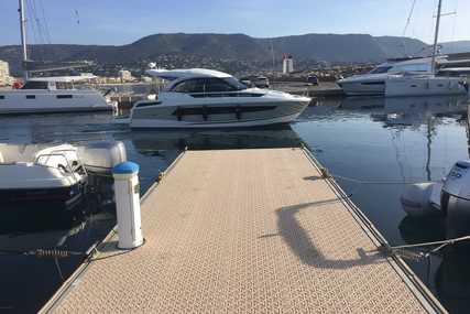 Jeanneau Leader 33 for sale in France for €242,000 (£204,546)