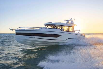 Wellcraft 355 for sale in France for €549,000 (£464,275)