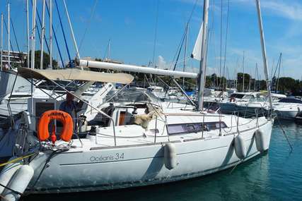 Beneteau Oceanis 34 for sale in France for €75,000 (£63,392)