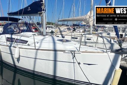 Jeanneau Sun Odyssey 33i for sale in France for €69,900 (£59,000)